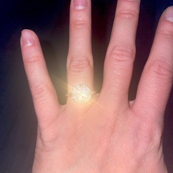 Sterling silver ring (was given to me as a gift so I do not have many de… - Picture 3 of 4